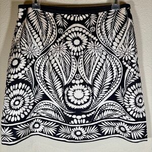 NWT Banana Republic Black and White Silk Floral Mini Skirt Size 4P